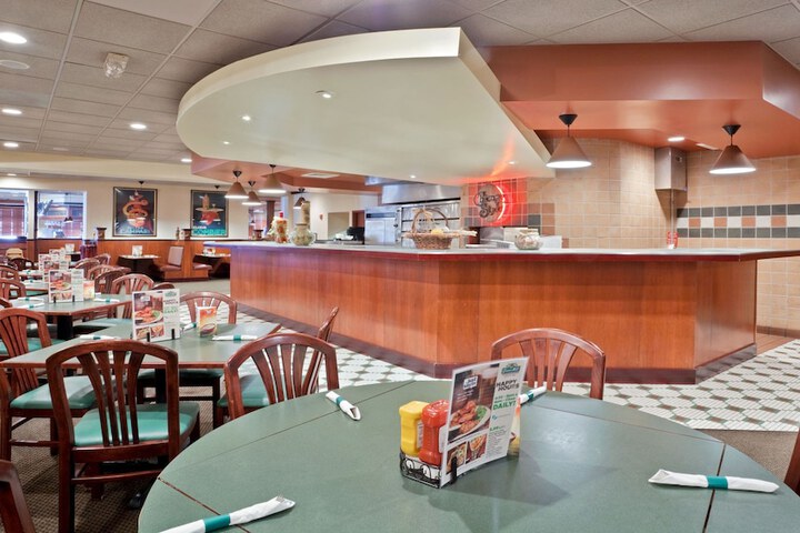 Dining 50 of 59