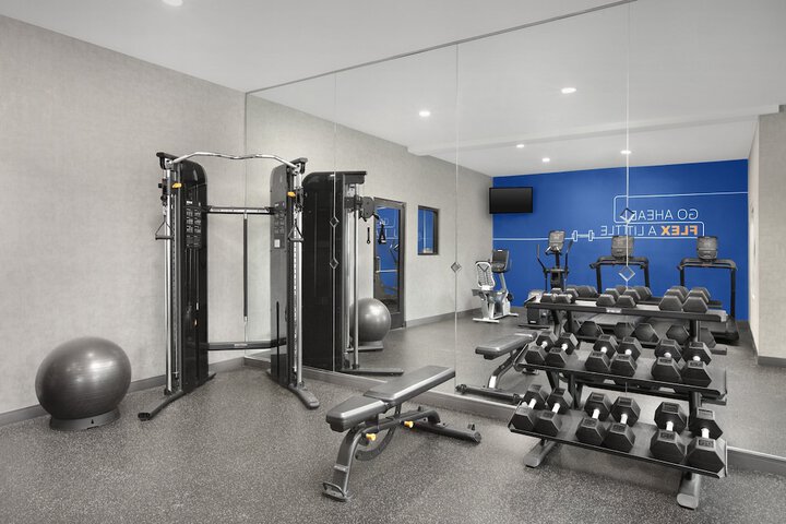 Holiday Inn Express Hotel & Suites DFW West - Hurst by IHG