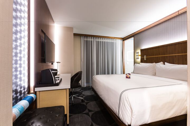 Room 68 of 102