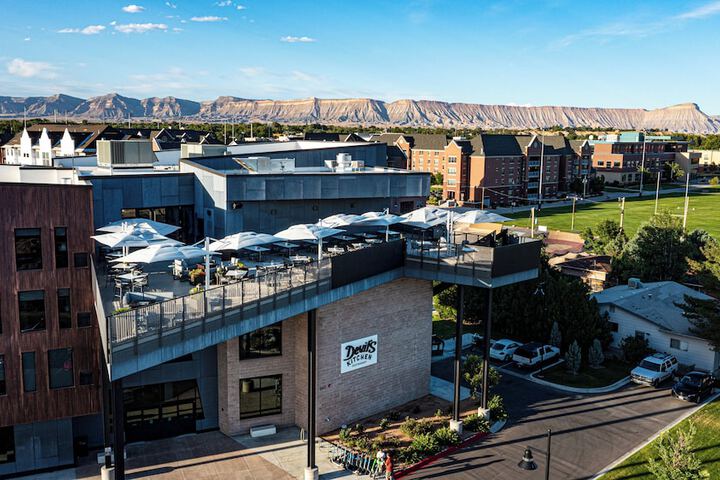 Hotel Maverick