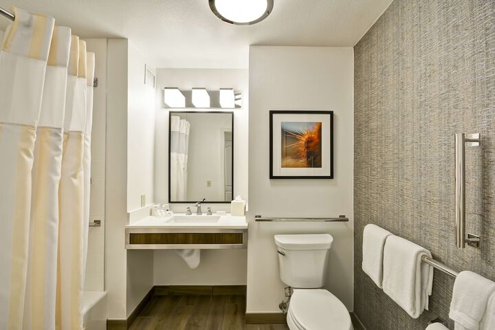 Room 21 of 48