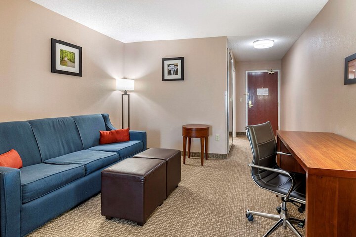 Comfort Inn & Suites Lawrenceburg