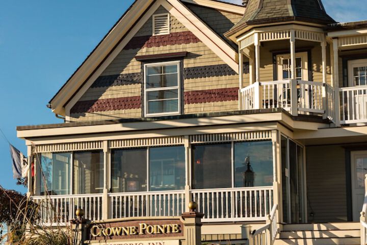 Crowne Pointe Historic Inn & Spa - Adults Only