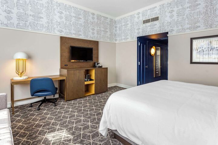 Room 26 of 46
