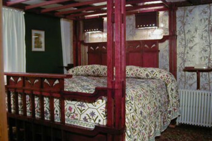 The Tolland Inn