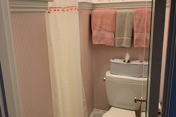 Room 16 of 28