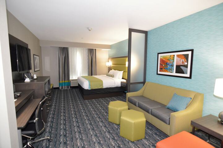 Holiday Inn Express & Suites Pasadena Houston Southeast by IHG