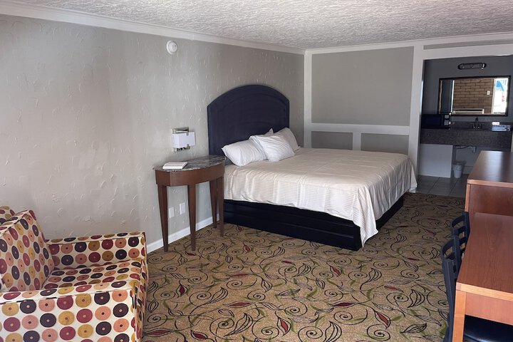 Room 9 of 21