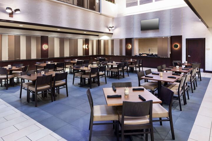 Dining 24 of 30