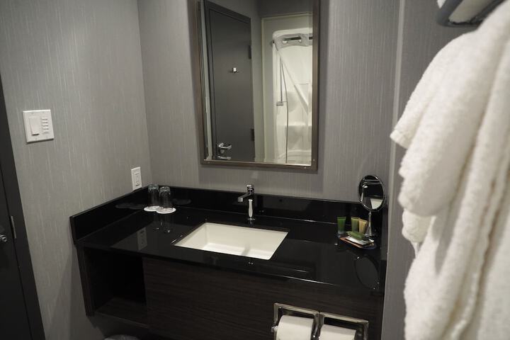 Room 36 of 77