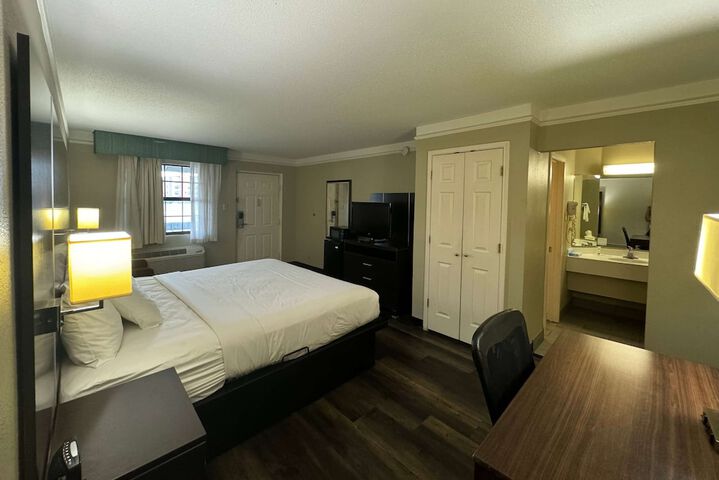 Room 22 of 37