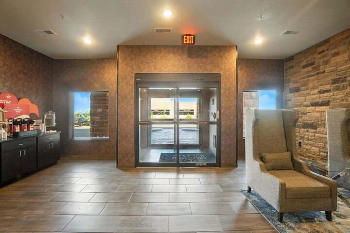 Cobblestone Hotel & Suites-Bellefontaine