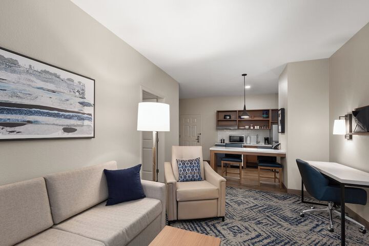 Candlewood Suites Mobile‑Downtown by IHG