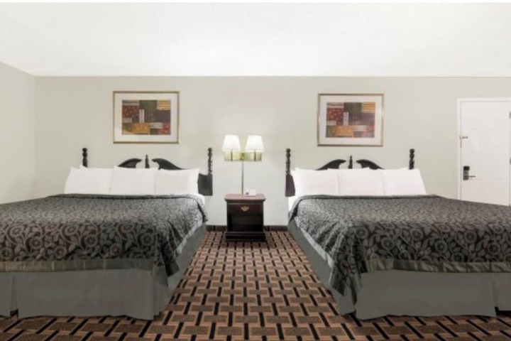 Room 7 of 17
