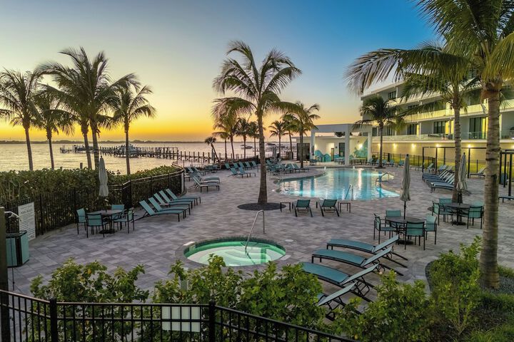 Harbor Island Beach Club Homes by Villatel