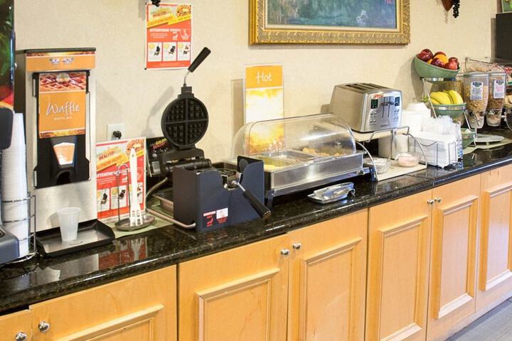 Breakfast/Coffee Service 35 of 41