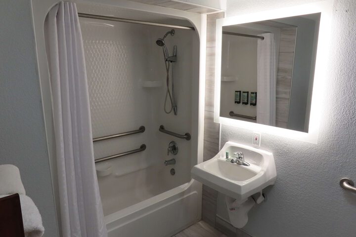 Room 15 of 25