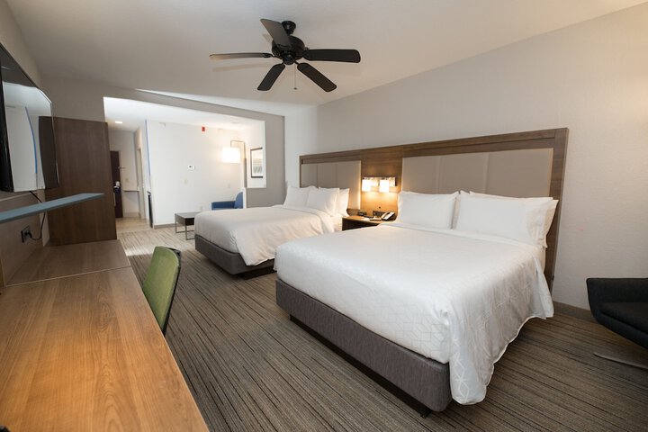 Room 6 of 26