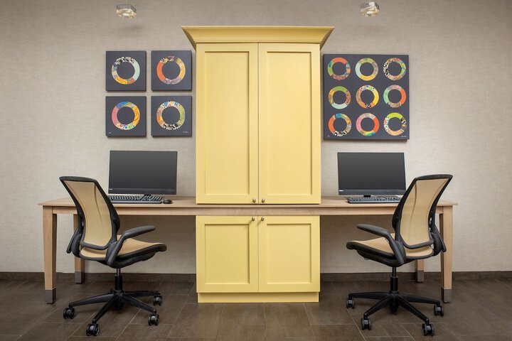 Business Center 42 of 43