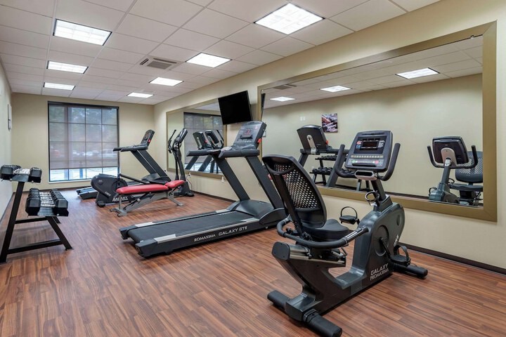 Comfort Inn & Suites Downtown near University
