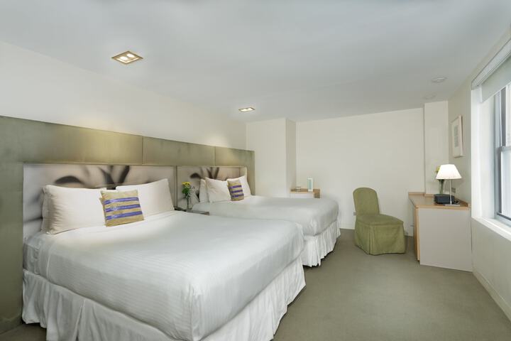 Room 12 of 40