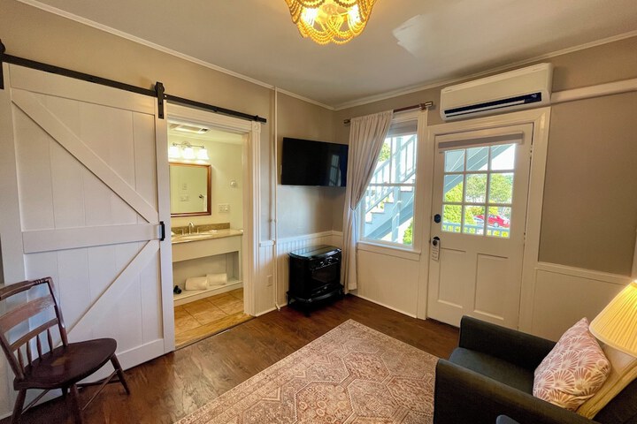 Admirals Quarters Inn