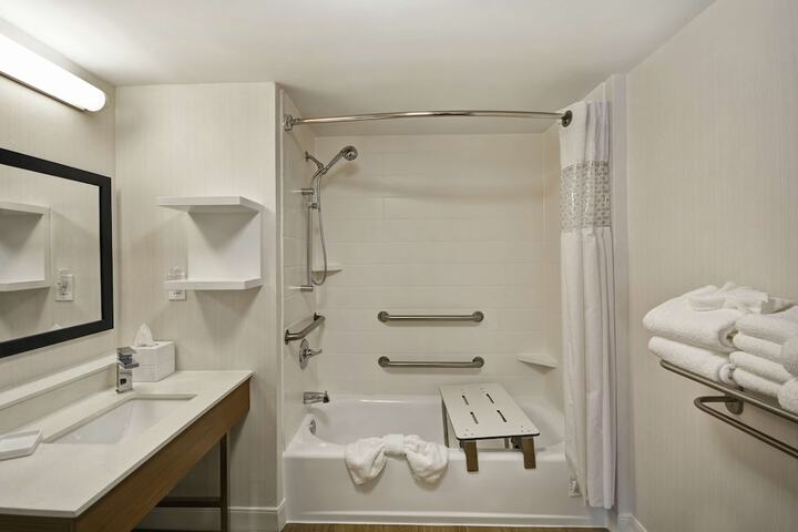 Room 16 of 32