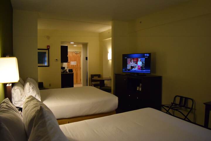 Holiday Inn Express & Suites Geneva Finger Lakes by IHG