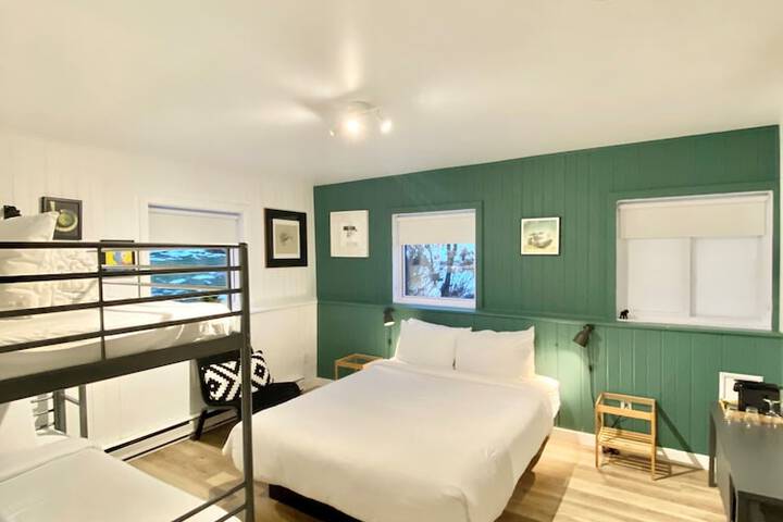 Room 27 of 62