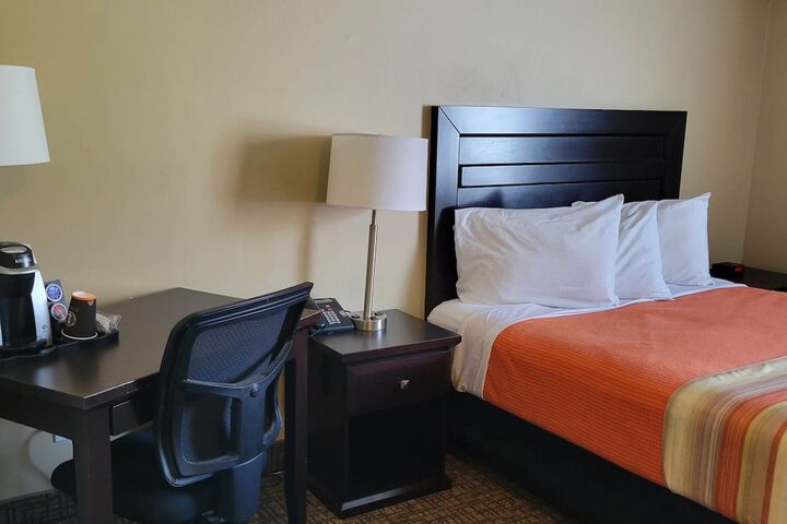 Room 18 of 25