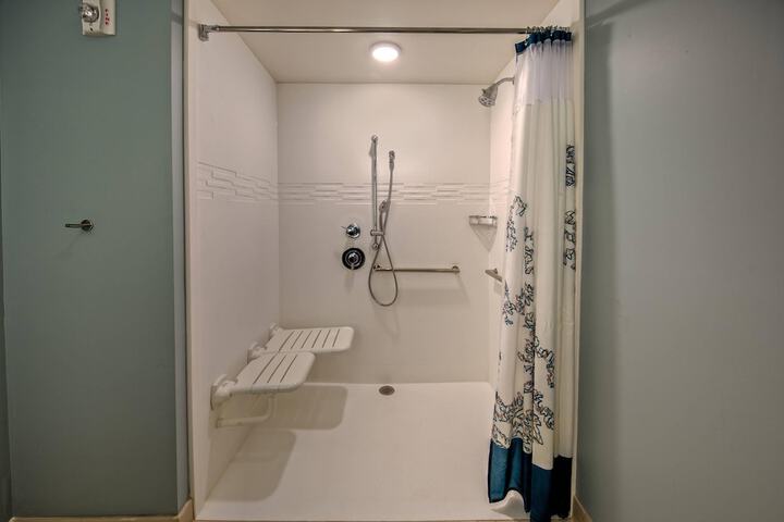 Room 18 of 30