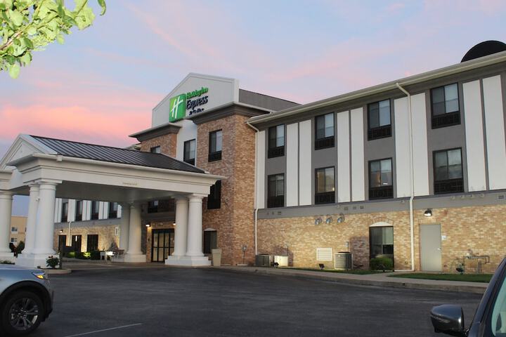 Hotel 7 of 48