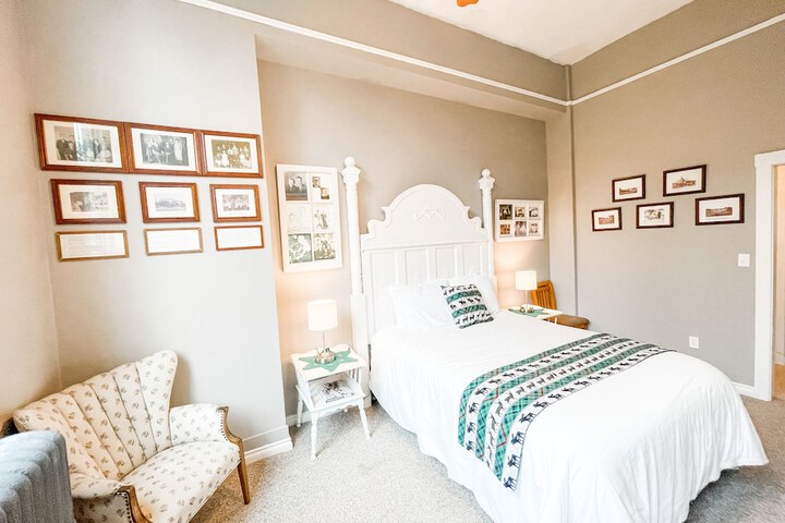 Room 28 of 140