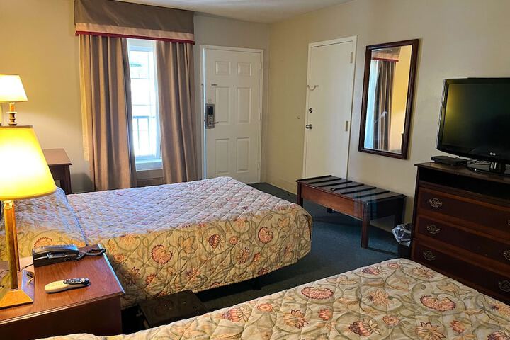 Room 14 of 28