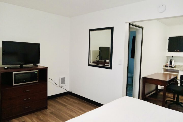 Blue Coast Inn and Suites