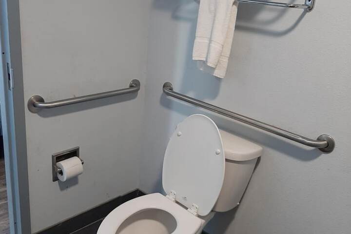 Room 17 of 22