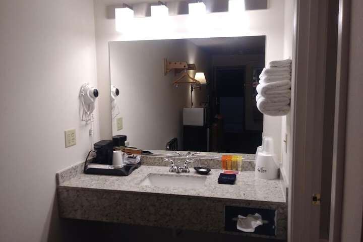 Room 16 of 27