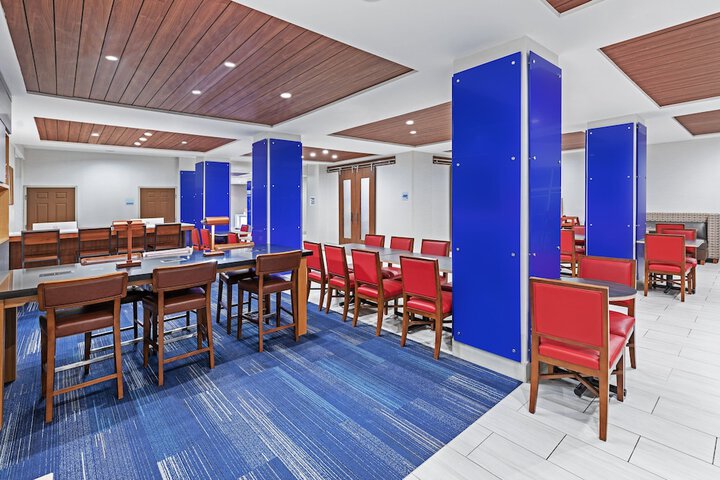 Holiday Inn Express Hotel & Suites - Houston Space Center by IHG