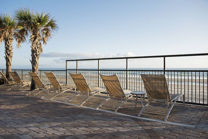 Sundeck 91 of 107