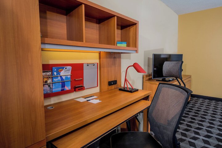 Room 32 of 49