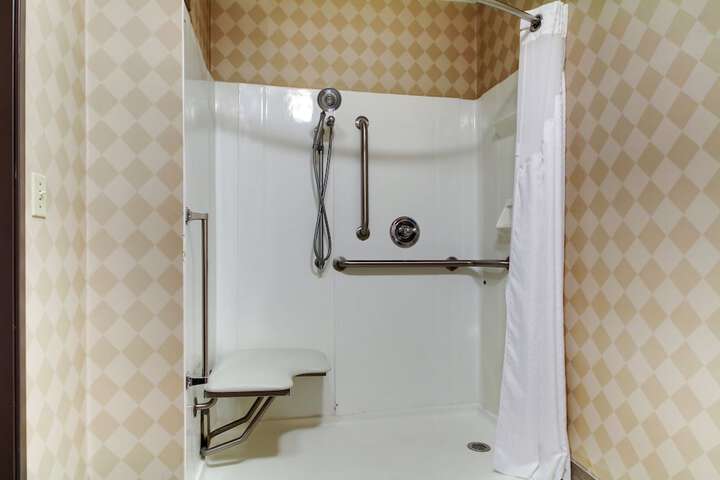Room 32 of 45