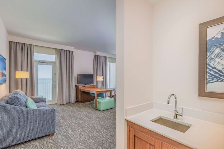 Hampton Inn & Suites Panama City Beach-Beachfront