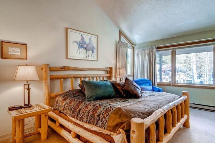 Lakeside Village 4 Bedroom Condo