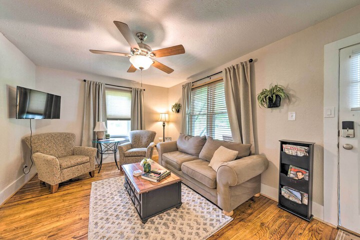 lucky Dawg Pet-friendly Abode Near St. Louis!