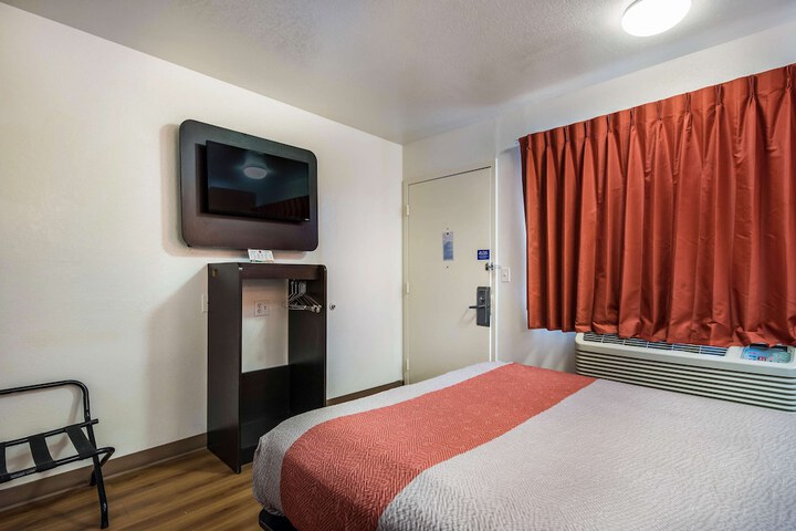 Room 29 of 57