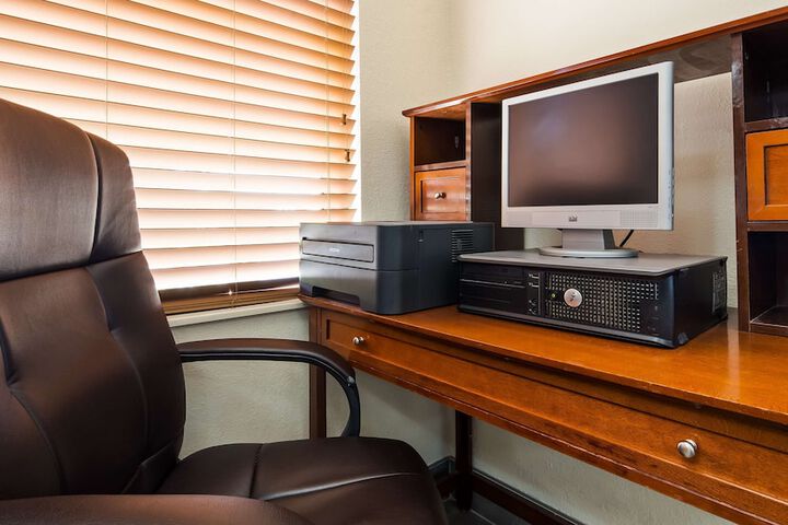Business Center 10 of 10