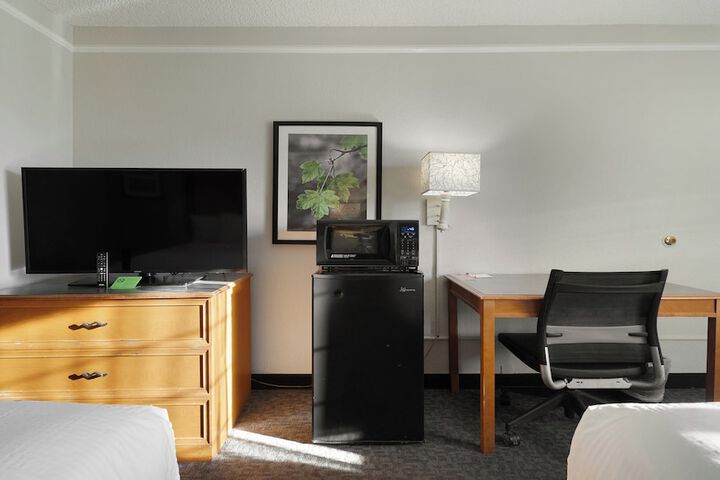 Room 33 of 54