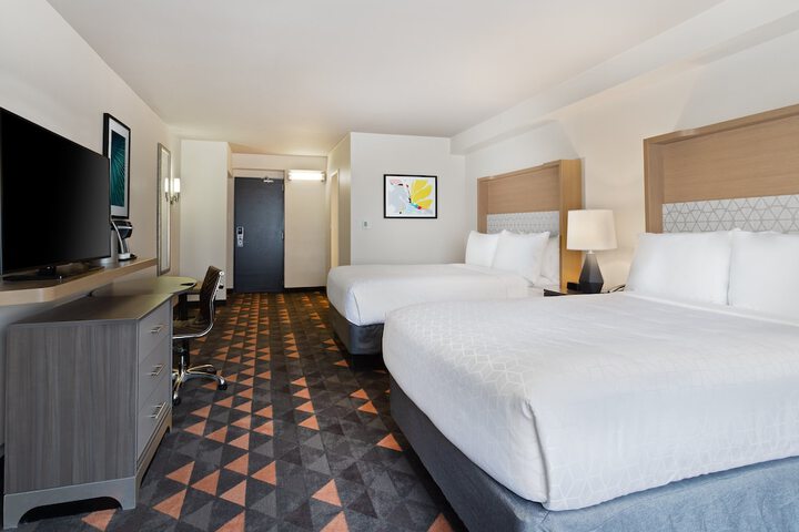 Room 46 of 100