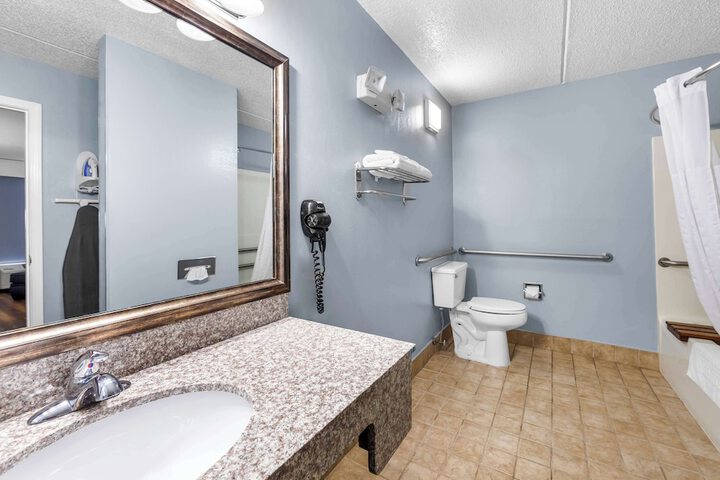 Room 13 of 31