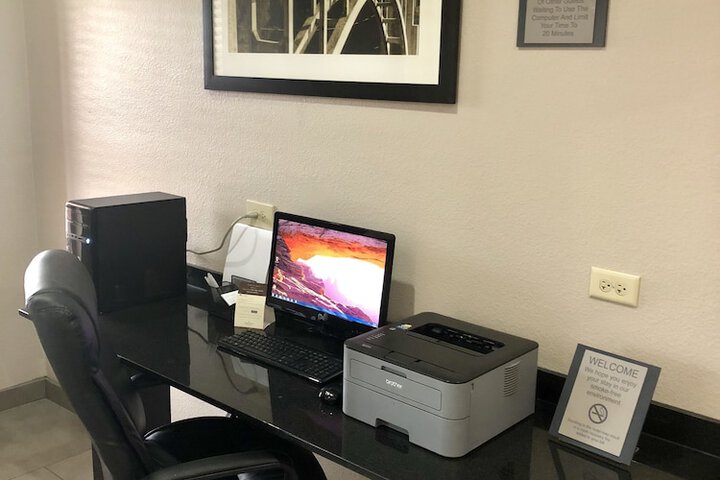 Business Center 23 of 23